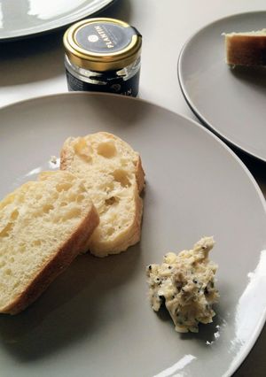 整顆松露奶油麵包-西式前菜idea-Truffle Butter Baguette 的食譜成品照片