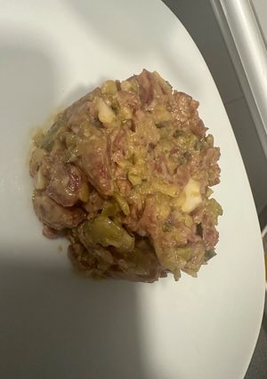 Una foto de Tartar de fuet