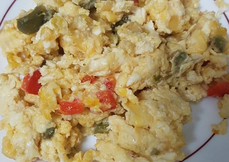 Revuelto con pimientos y queso