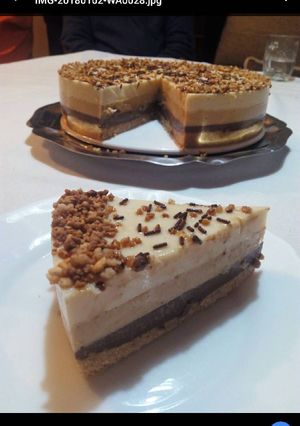 Una foto de Tarta de turrón dos chocolates con Thermomix