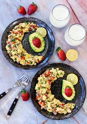 A picture of Ham and Mushrooms Scramble Eggs.