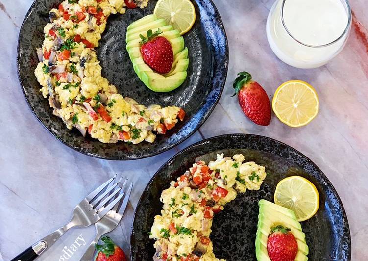 Ham and Mushrooms Scramble Eggs Ham and Mushrooms Scramble Eggs