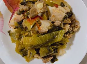 Hình của món Thịt ba chỉ kho dưa chua.