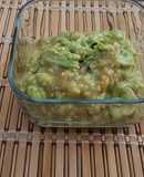Guacamole con salsa de jitomates cocidos