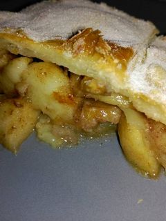 Una foto de Strudel "falso" de manzana y melocotón