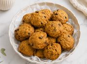 Gambar classic choco chip cookies
