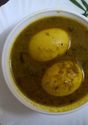 A picture of Egg Curry.