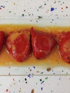 Una foto de Pimientos del piquillo rellenos de bacalao