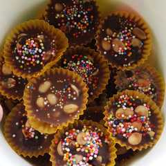 A picture of Coklat kacang.
