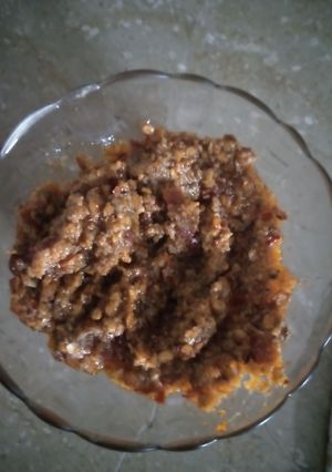 A picture of Lehsan mirch chutney.