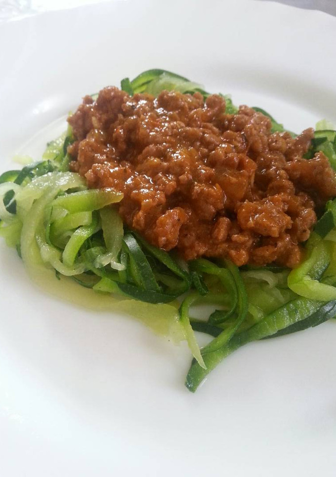 Una foto de Spaghettis de calabacín con carne picada de ternera