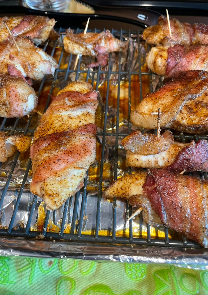 A picture of Bacon wrapped chicken.