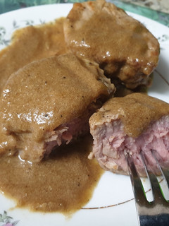 Una foto de Solomillo de cerdo en salsa de vino dulce