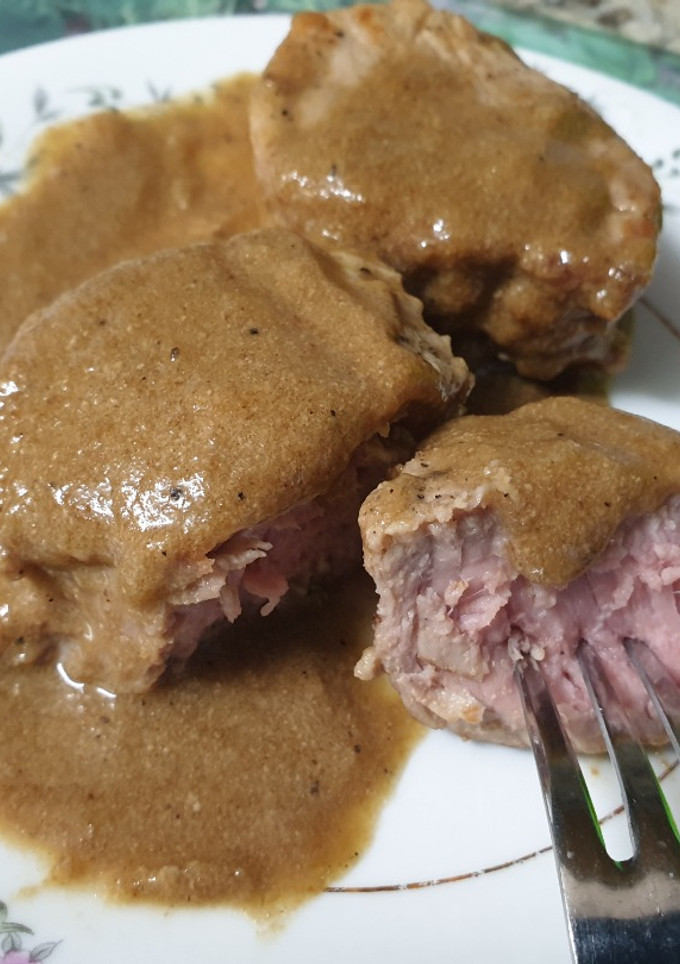 Una foto de Solomillo de cerdo en salsa de vino dulce