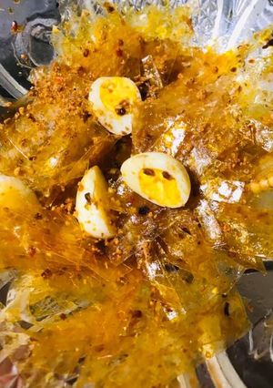 Hình của món Bánh tráng trộn sate.