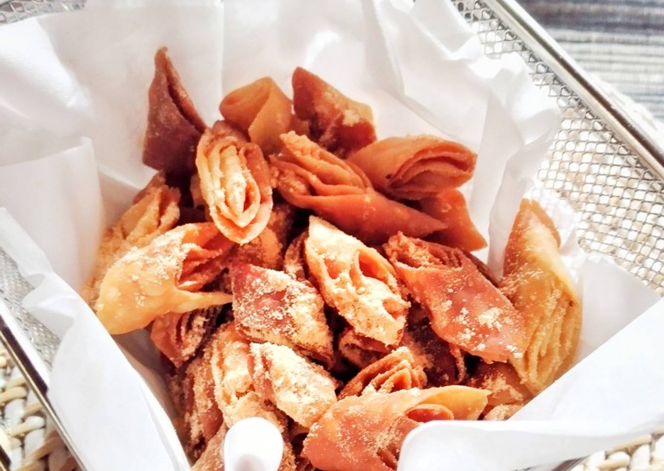 Pangsit Gunting Bumbu Tabur