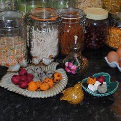 A picture of Coloured potato balls.