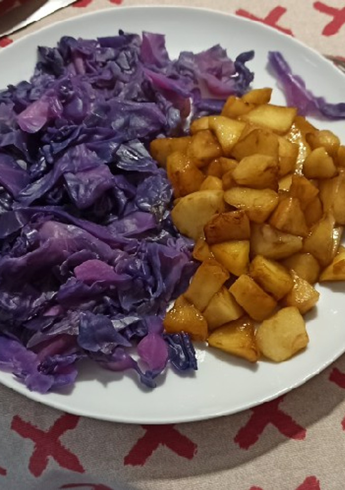 Una foto de Lombarda con manzana caramelizada