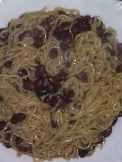 A picture of Spaghetti with Beans stew.