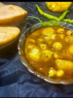 आलू मखाना की सब्जी (Aloo makhana ki sabzi recipe in Hindi) रेसिपी मुख्य फोटो