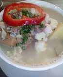 Caldo de cabeza con Mote