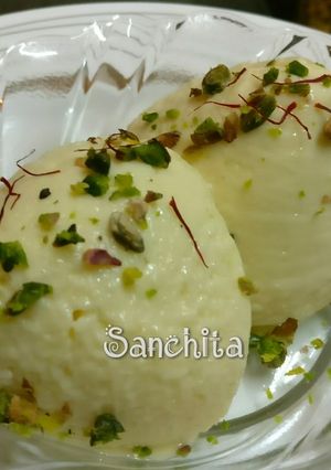 A picture of Creamy Mango Yoghurt ice-cream.