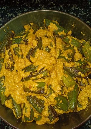 A picture of Lady's finger poppy seeds stir fry.