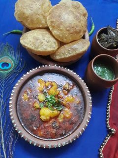 बेडमी पूरी (bedmi puri recipe in hindi) रेसिपी मुख्य फोटो