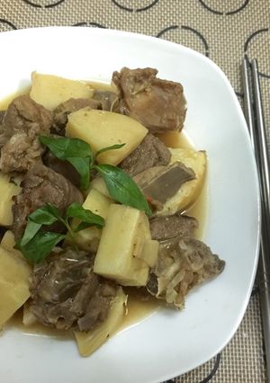 Hình của món Thịt vịt kho măng.