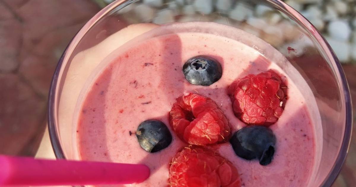 Smoothie de frutos rojos con leche de coco Receta de Silvia Marí- Cookpad