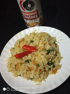 फ्राईड राइस (Fried rice recipe in Hindi) रेसिपी मुख्य फोटो
