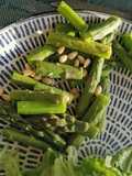 Salade asperges vertes et pignon de pin