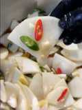 Spicy Pickled Radish