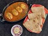झणझणीत अंडा मसाला करी (Anda Masala Curry Recipe In Marathi)