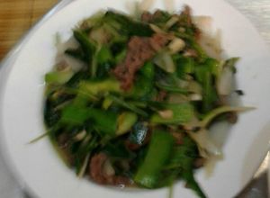 Hình của món Món Ngựa Xào Cần Tỏi Tây.