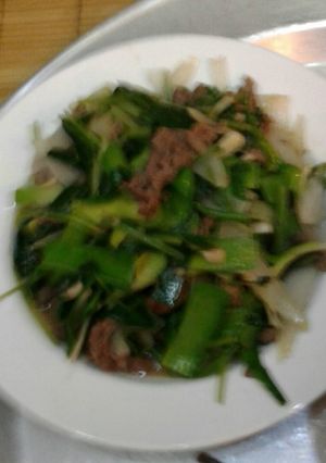 Hình của món Món Ngựa Xào Cần Tỏi Tây.