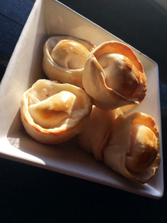 Una foto de Empanadas de jamón y queso