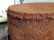 Une photo de génoise chocolat
