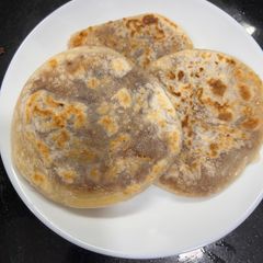 A picture of Mini peanut puri.