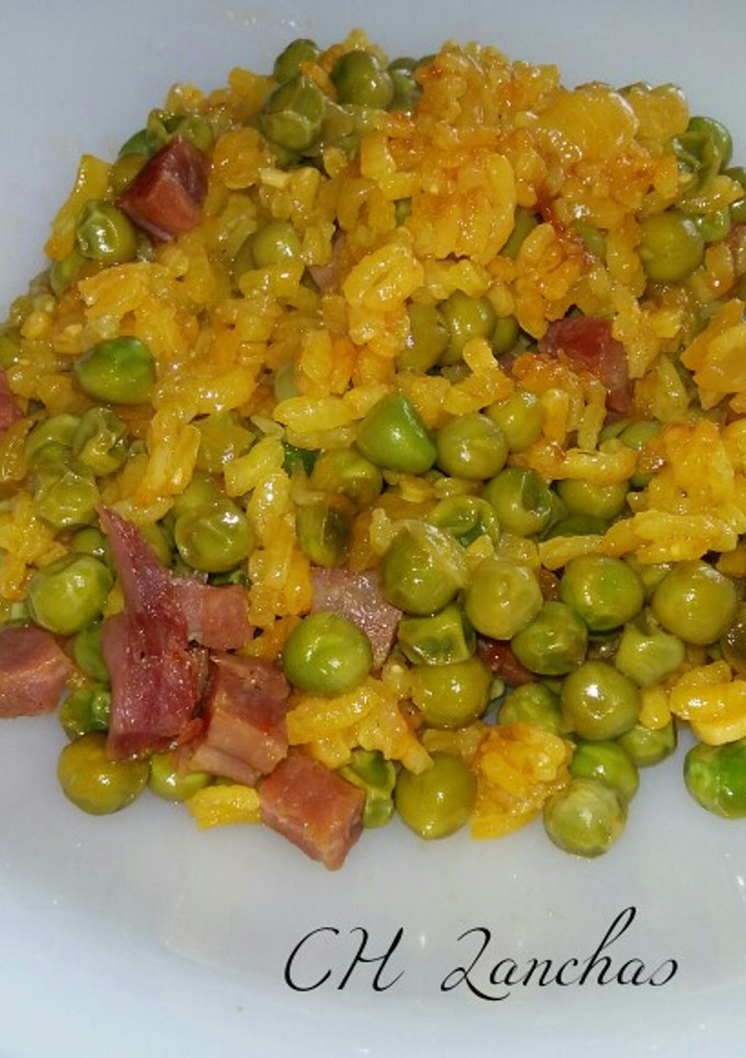 Una foto de Arroz con guisantes y jamón
