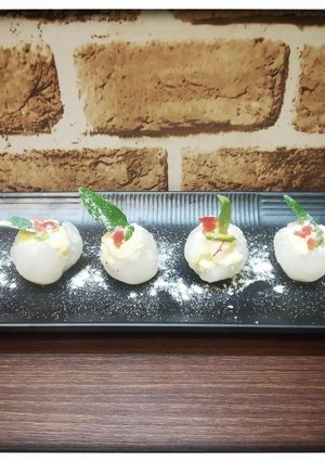 ক্ষীর লিচুর সন্দেশ (Kheer lichur sandesh recipe in Bengali) রেসিপির প্রধান ছবি