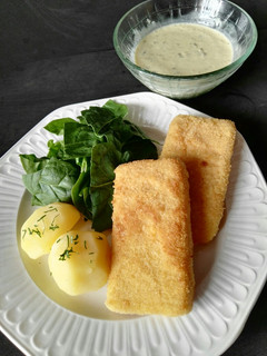 Una foto de Smažený sýr (queso frito)