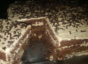 Una foto de Torta de café con dulce de leche