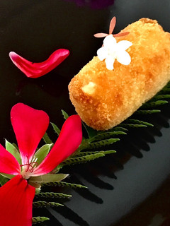 Una foto de Croquetas de salmón ahumado
