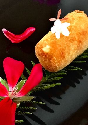 Una foto de Croquetas de salmón ahumado