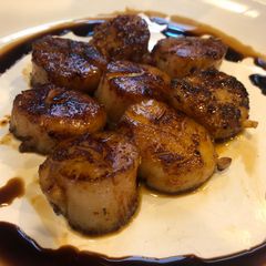 A picture of Raspberry lime scallops.