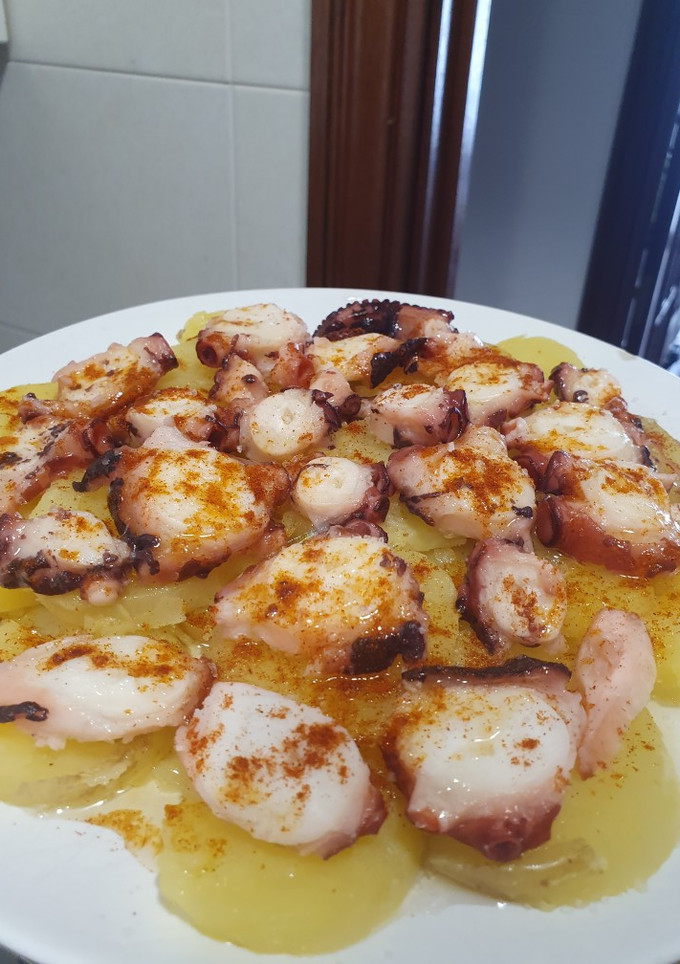 Una foto de Pulpo a la gallega (con cachelos)