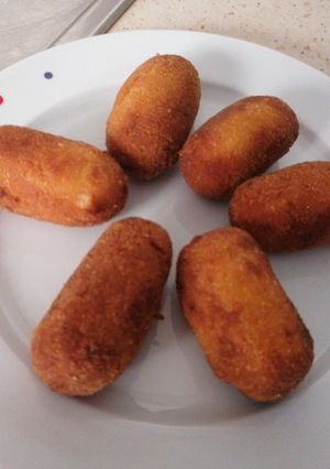 Una foto de Croquetas de merluza y palitos de cangrejo