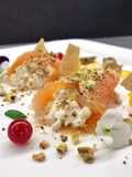Finger Food rivisitato: salmone, fiocchi di latte, mango e pistacchi