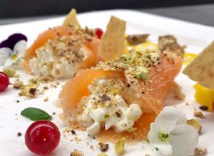 Foto di Finger Food rivisitato: salmone, fiocchi di latte, mango e pistacchi